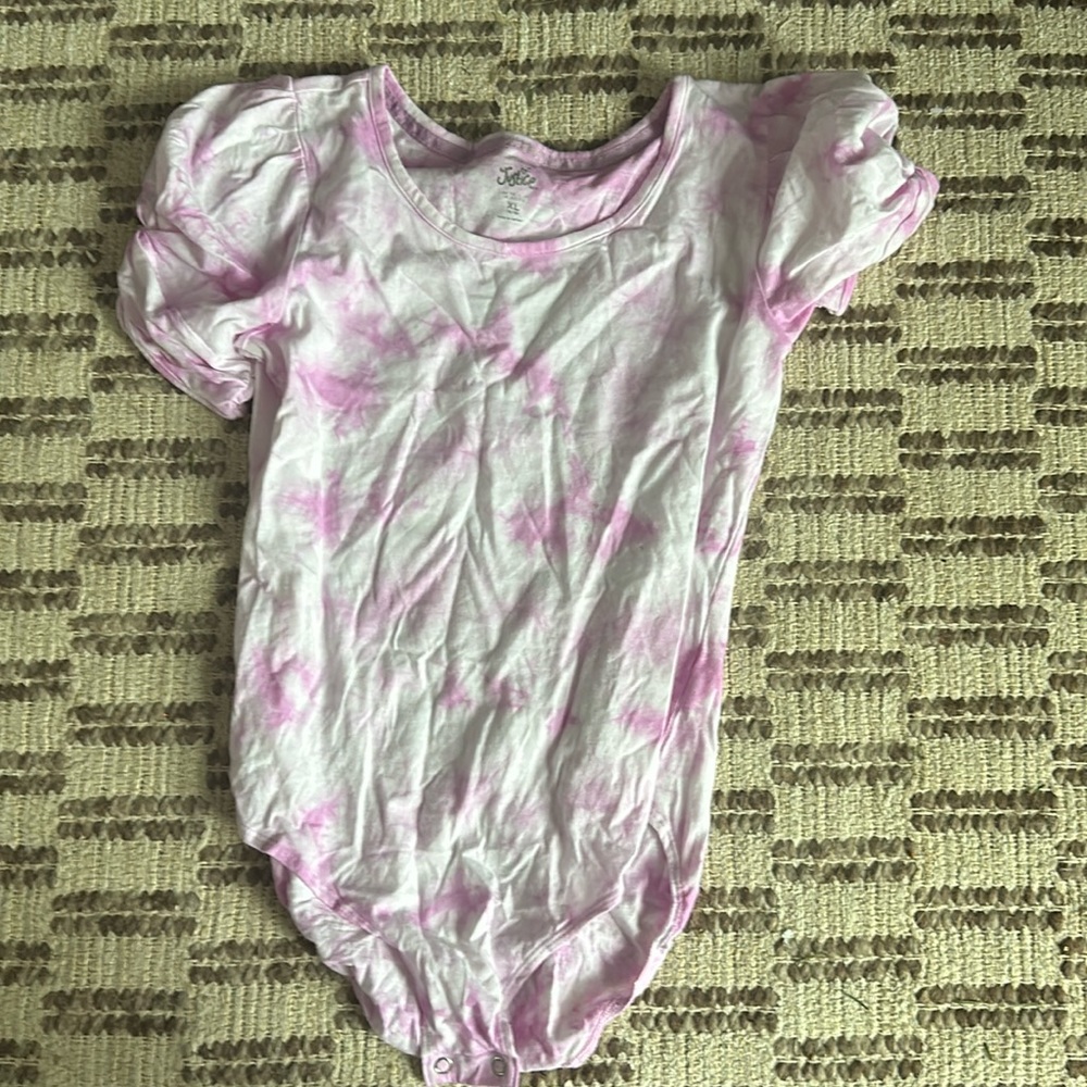 Justice girls xl 16-18 deep pink and white body suit. Short sleeves